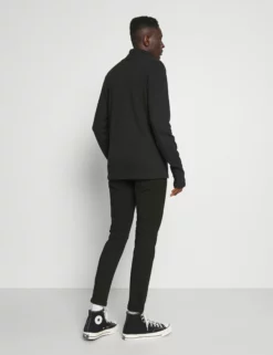 INDICODE JEANSEBERLEIN WITH ROLLED UP - Tygbyxor - Black -Indicode Jeans Butik 3de7c019c59046d49e9b373325475f6a scaled