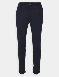 INDICODE JEANSEBERLEIN WITH ROLLED UP - Tygbyxor - Navy 8 INDICODE JEANSEBERLEIN WITH ROLLED UP - Tygbyxor - Navy -Indicode Jeans Butik 8388ba5d949546388aa188b1396893cd scaled